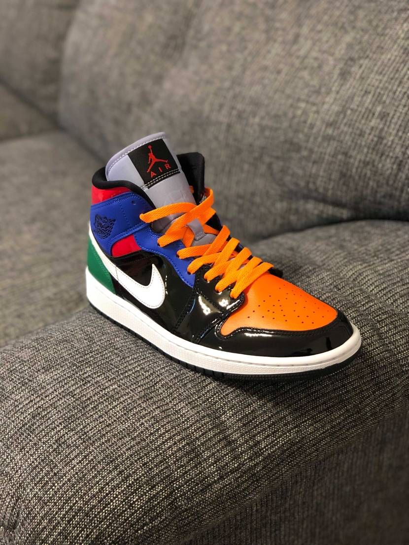 ナイキ ウィメンズ エアジョーダン 1 ミッド パテント ブレンド のコーデ 口コミ投稿 シューレースオレンジ Bytm スニーカーダンク