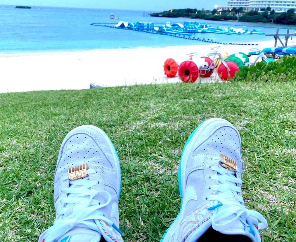 沖縄旅行のお供に💈ダンクを選びました👟
グレーなので合わせやすくて、ソール