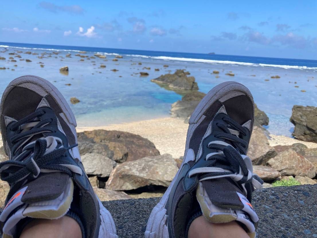 奄美大島旅行のお供に、サカイのブレーザーを選びました👟
このスニーカー、意外