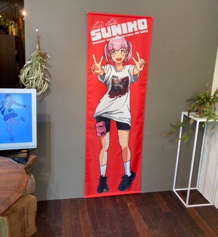 スニ子展に行ってきました！👟

これまでの作品がズラリと並んだパネルはとても