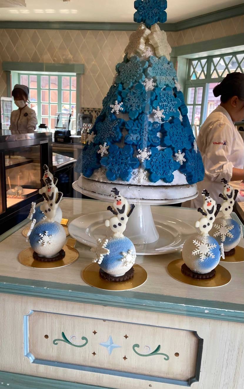 香港のディズニーランドに行ってきました🐭
どのスニーカーを