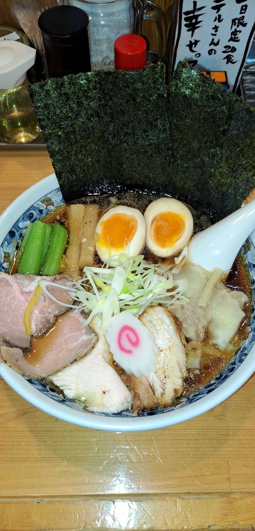 今日は平日休みだったので一人でぶらっとアウトレットに新しくオ