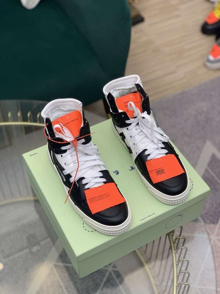 OFFWHITEコラボスニーカー

メンズ27cm