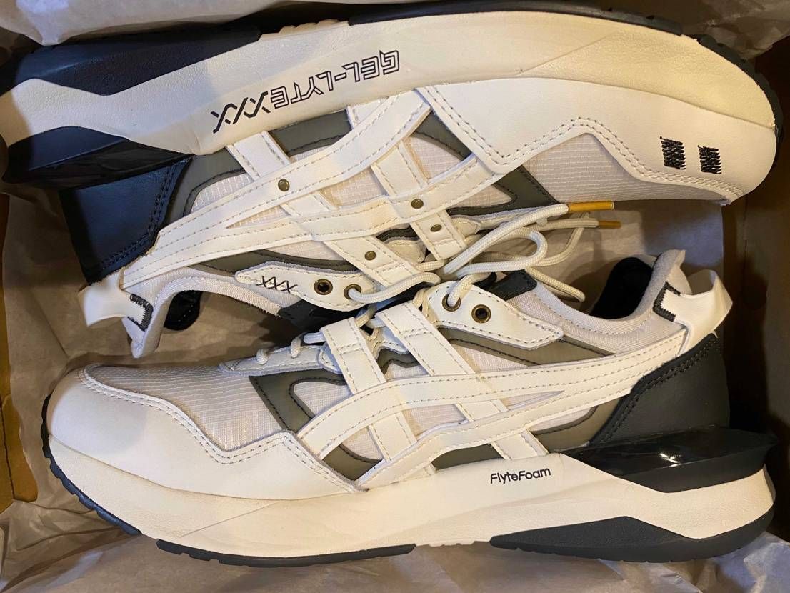 初asics初ゲルライト！
NIKEばかり履いてるからasicsの履きやすさが