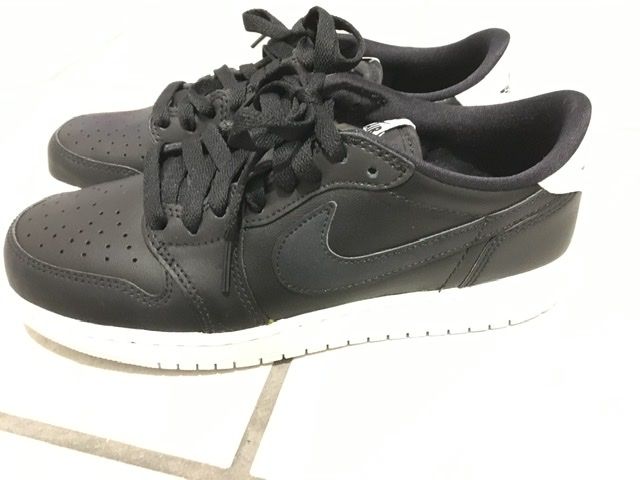 昨日キラキラのラメ？の付着に関し投稿しましたが、擦ってなんとか取りました。若干残