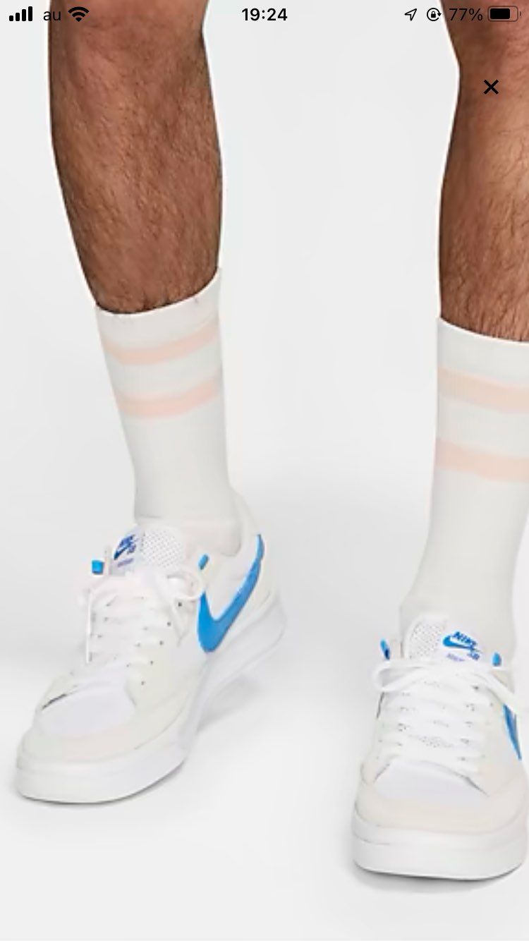 このスニーカーわかる人います？いたら教えてくださーい