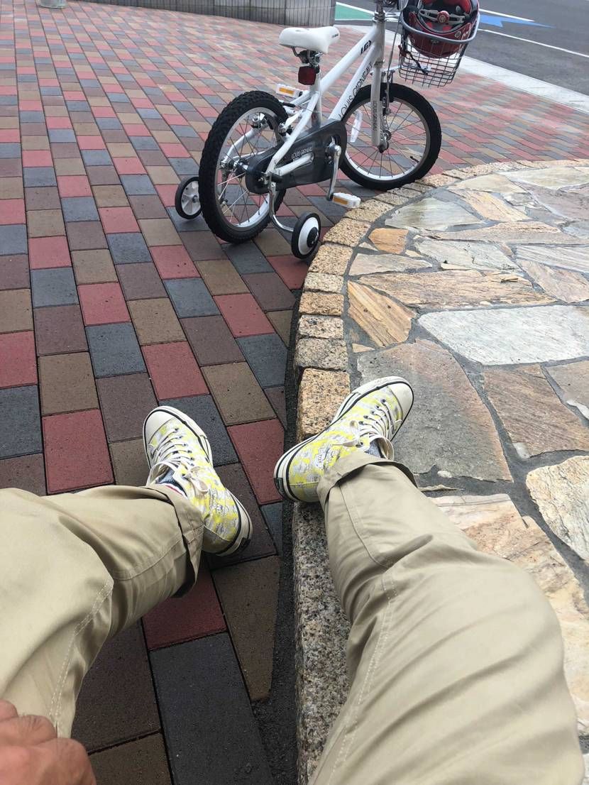 少し散歩しただけで汗ダクなりました

チャックは楽なのだー