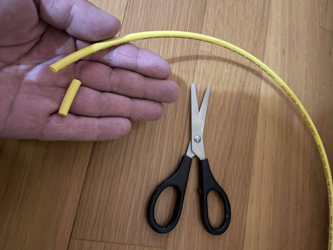 シューレース切ってみた✂️

1枚目
付属のレースって