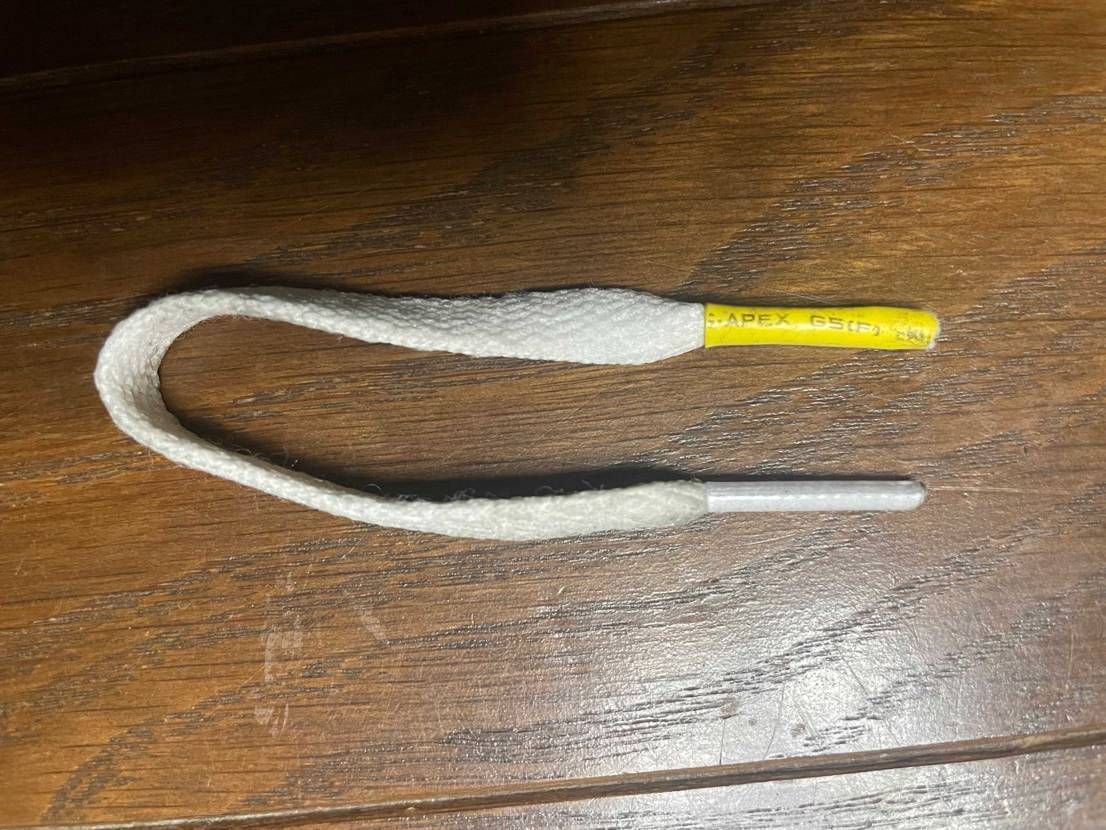 シューレース切ってみた✂️

1枚目
付属のレースって