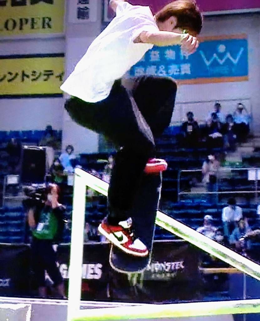 スニーカーばかり見てるの知ってますよ