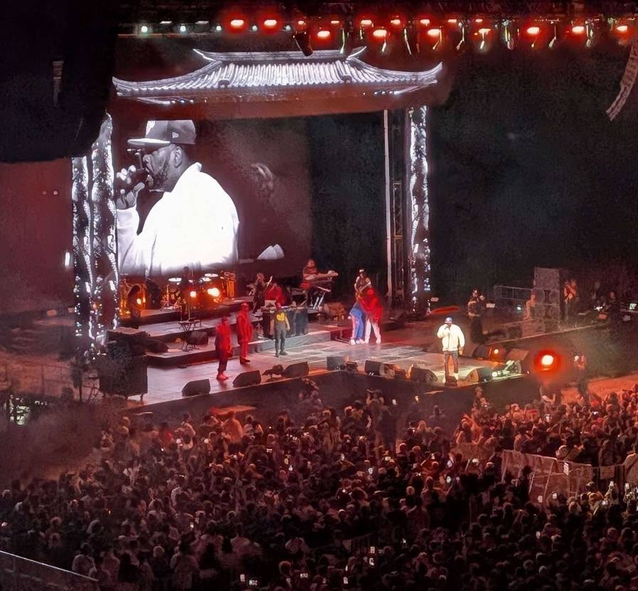 日曜日、Wu-Tang Clanのライブ行ってきました!!
ウータンダンクとS