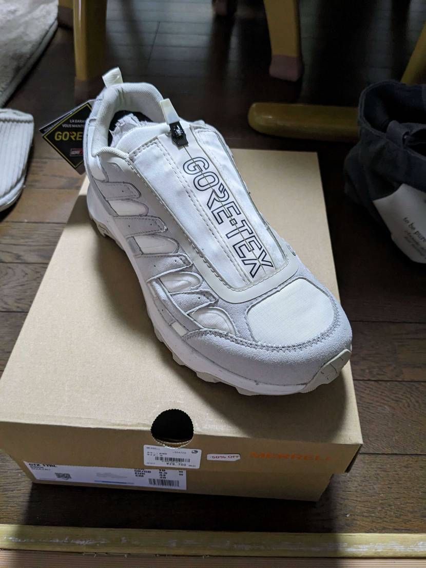 メレルのモアブスピードジップGTXを半額で購入しました。これからの雨にちょうど良