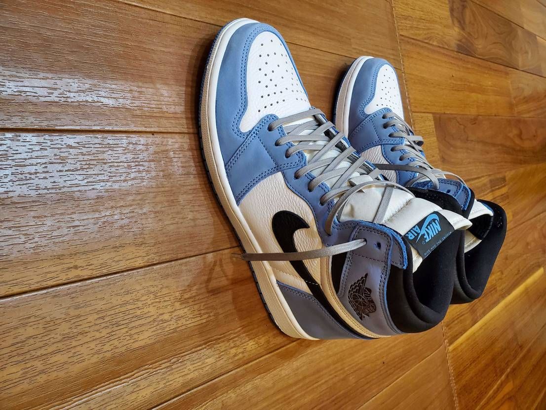 今日届きました！
シルバーのシューレースもいい感じ！