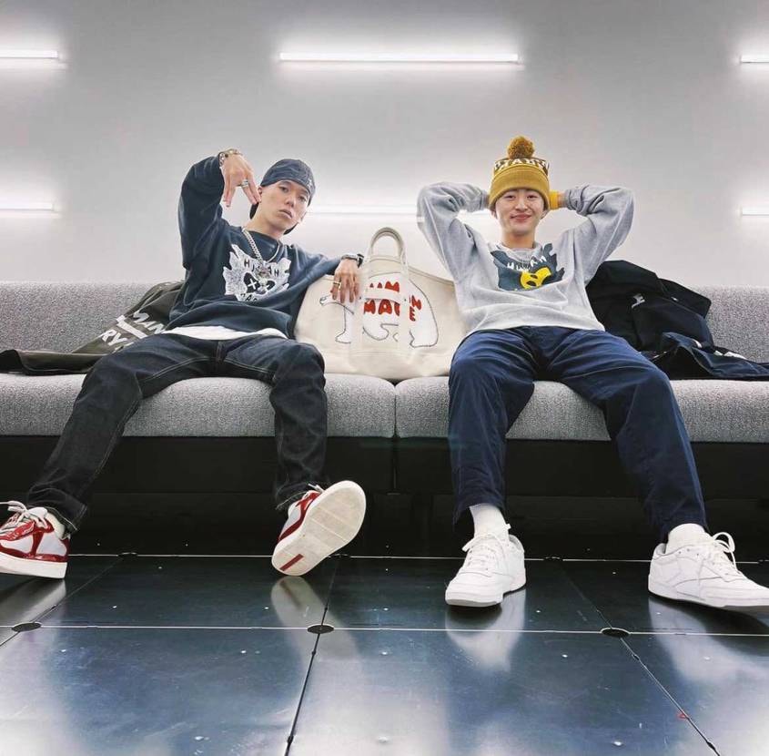 このスニーカーってなんてやつでしょうか？リーボック？