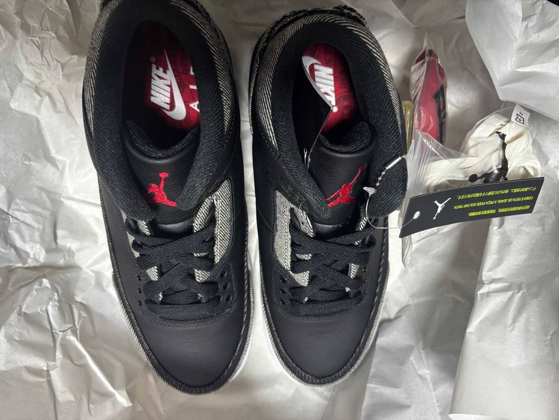 リーバイス×AJ3 スニーカーズで購入して受け取ったんだけど