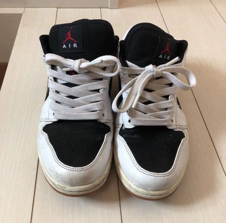 このモデルは多分aj1のlowだと思うのですが、どなたかモデル名がわかる方教えて