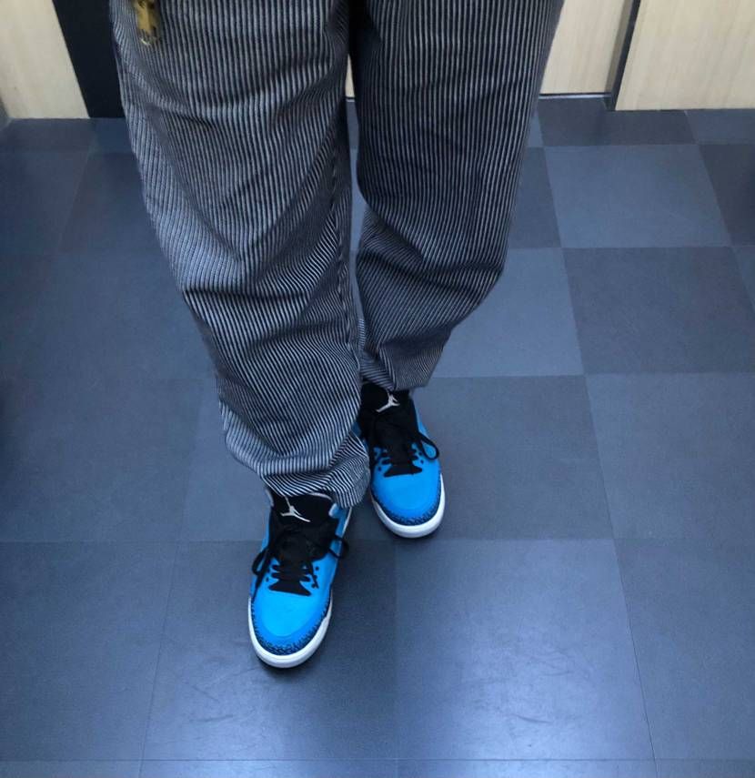 今日の足元はaj3パウダーブルー。この色、本当綺麗な発色で好きですね。
最近は