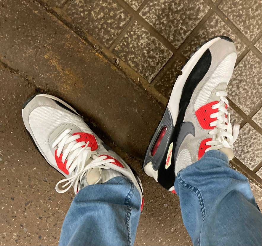 今晩はAIRMAX 90で息抜🍺独りで。