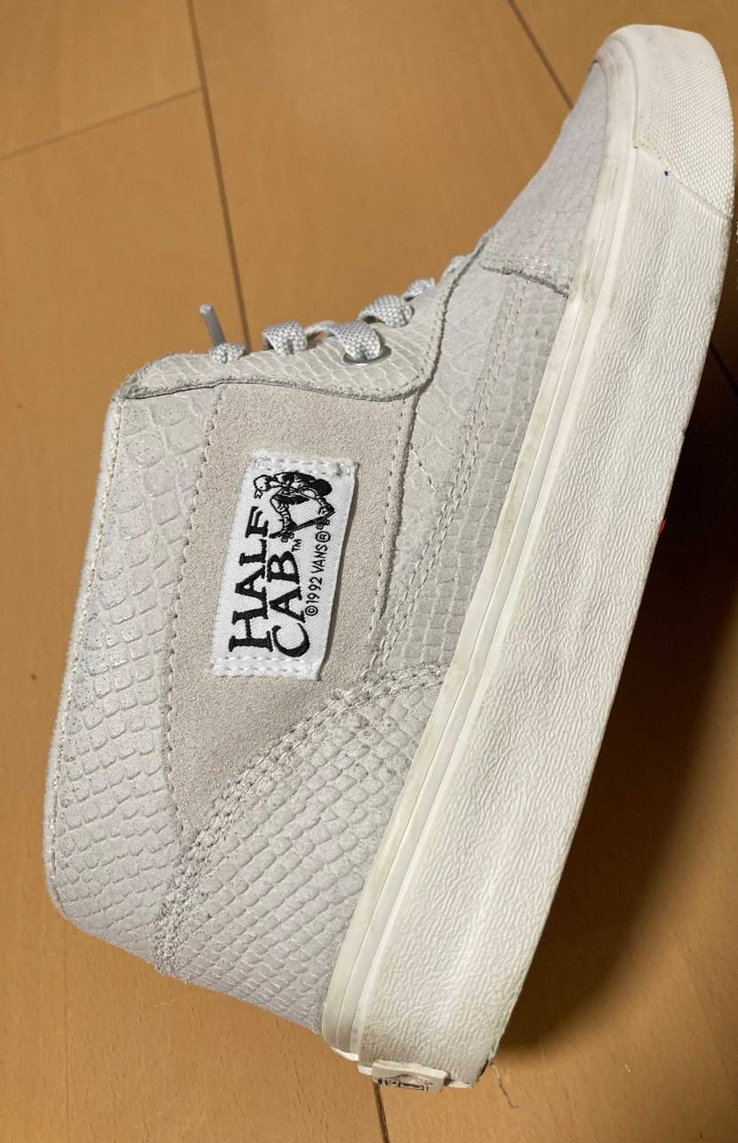 最近1軍戻りしたvans HalfCab何年前のモデルかも忘