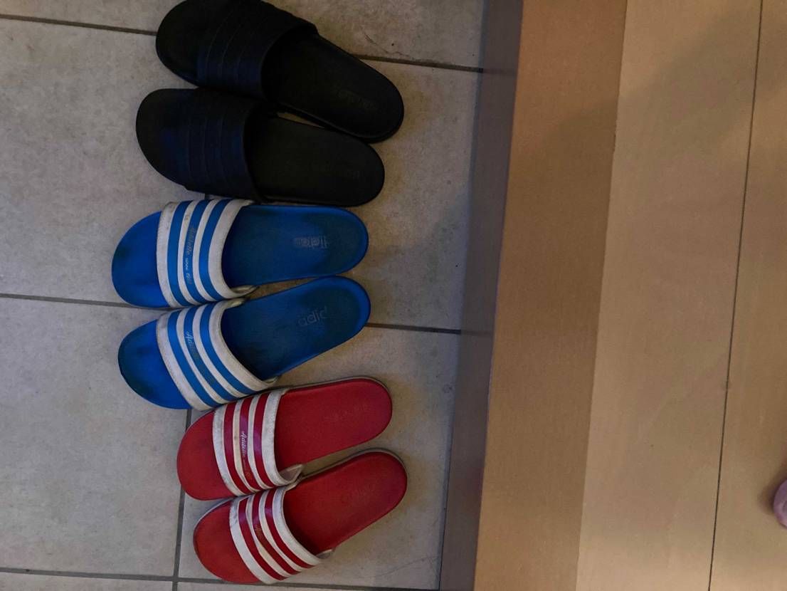 正直に言います。
暑過ぎて👟履く気になれません💦毎日どこ行くにもアディレッタ🩴