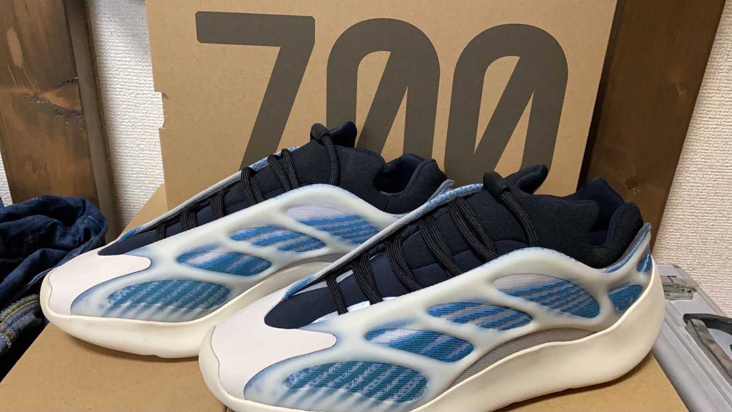 yeezy 700 V3
やっと届いた❤️‍🔥❤️‍🔥
こりゃテンション上が