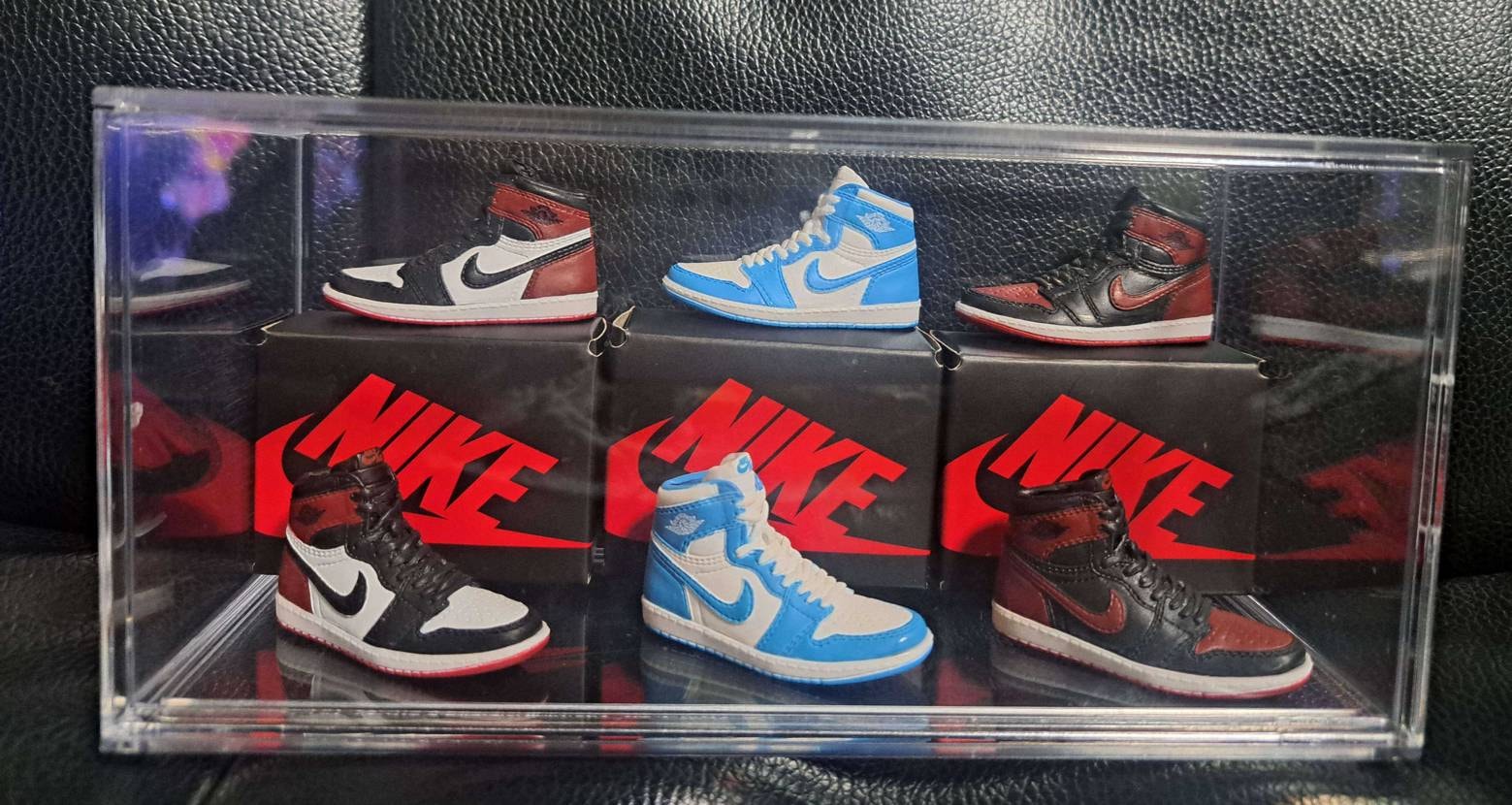 JORDAN1ガチャの整理
試しに100均のコレクションケース買ってみました