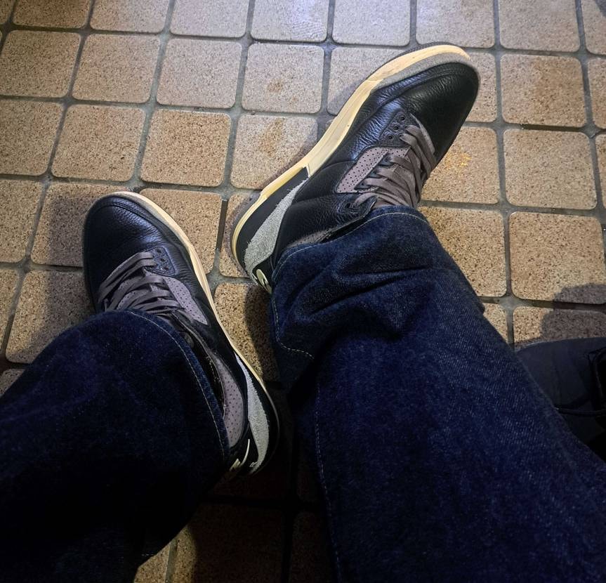 今日は外に軽く雪が積もってるのでコレ
さすがにLowは厳しいのでちょい高めの靴