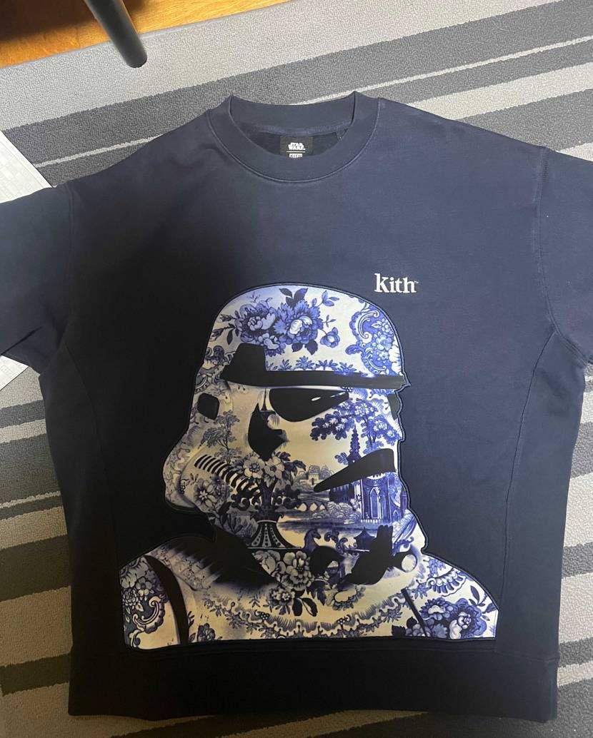 KITHオンラインで21日にリストック拾えたクルーネックが予