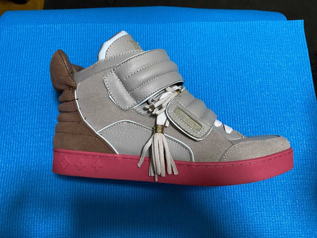 LOUIS VUITTON KANYE WEST この靴って相場はいくらですか？