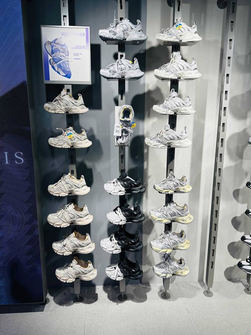 出張3日目
やっと見つけた欲しかったXLG Runner(