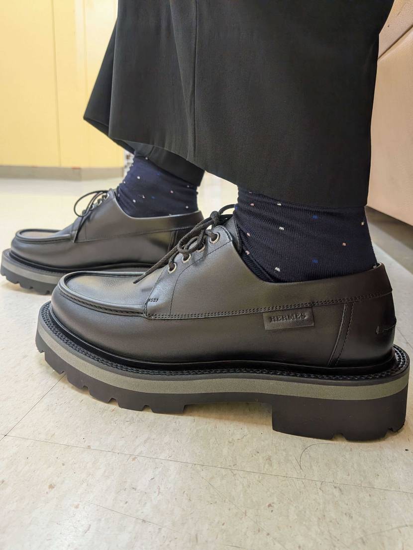 今日は先日購入した革靴を卸しました✨️

今日のエアマックスは安定のハズレ…