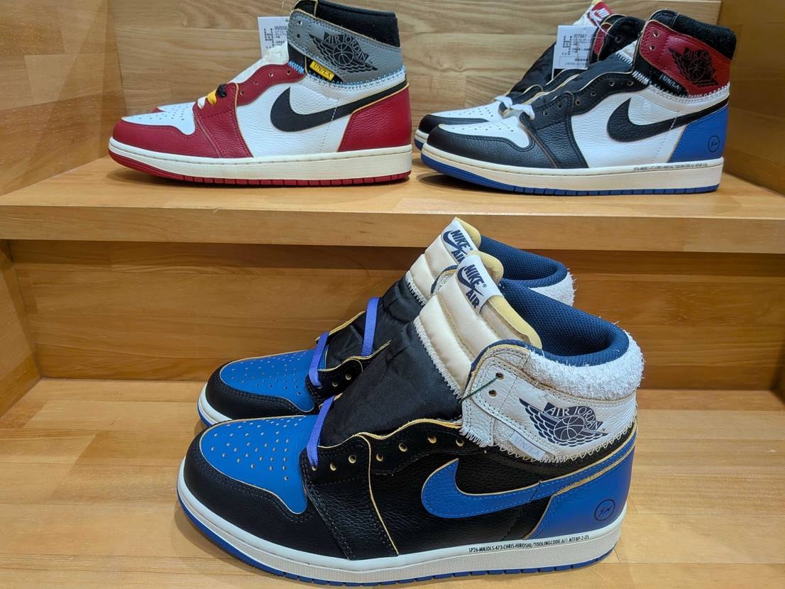 本日無事にロイヤル到着しました👟
箱に少しダメージあったけど、
履くつもりな