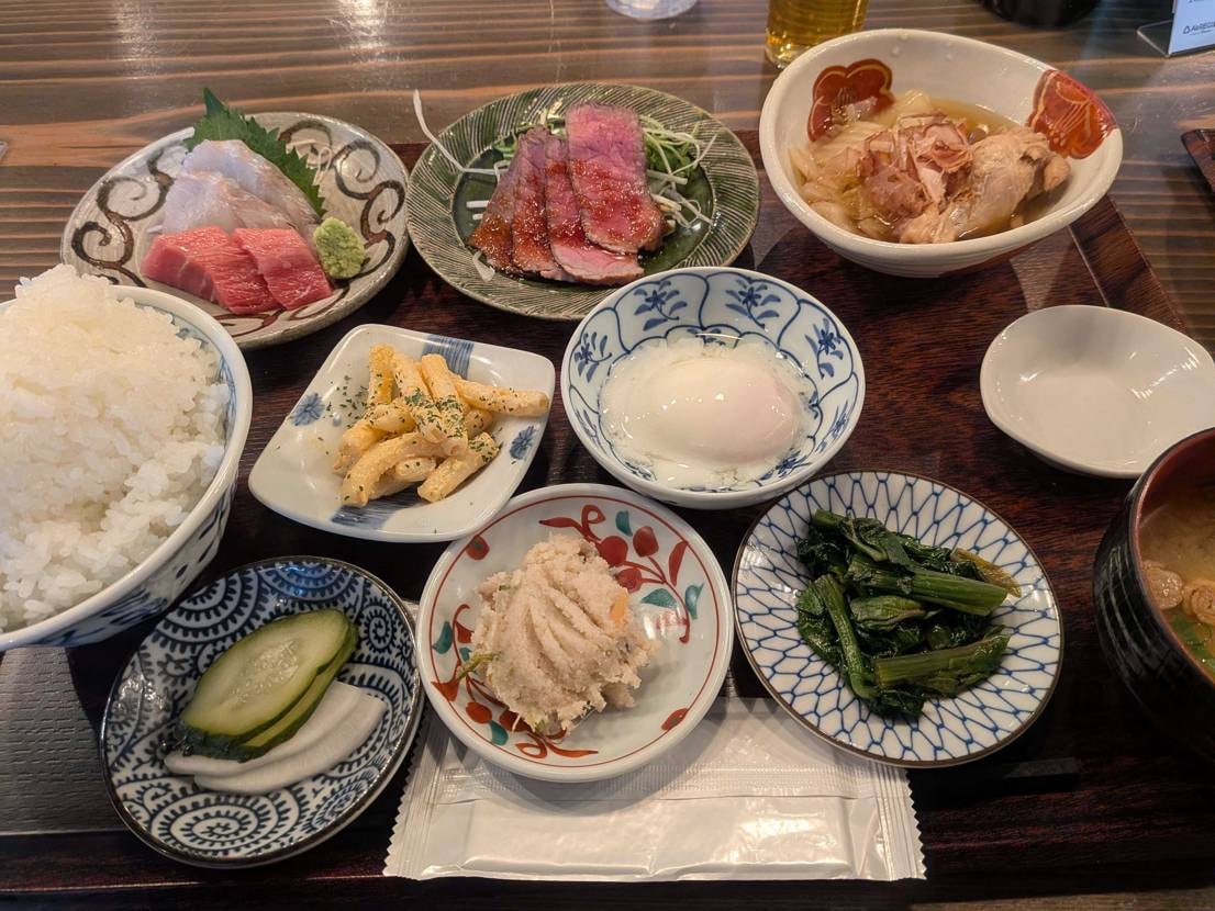 今日はV6とKITH×Colombiaのセットアップ

