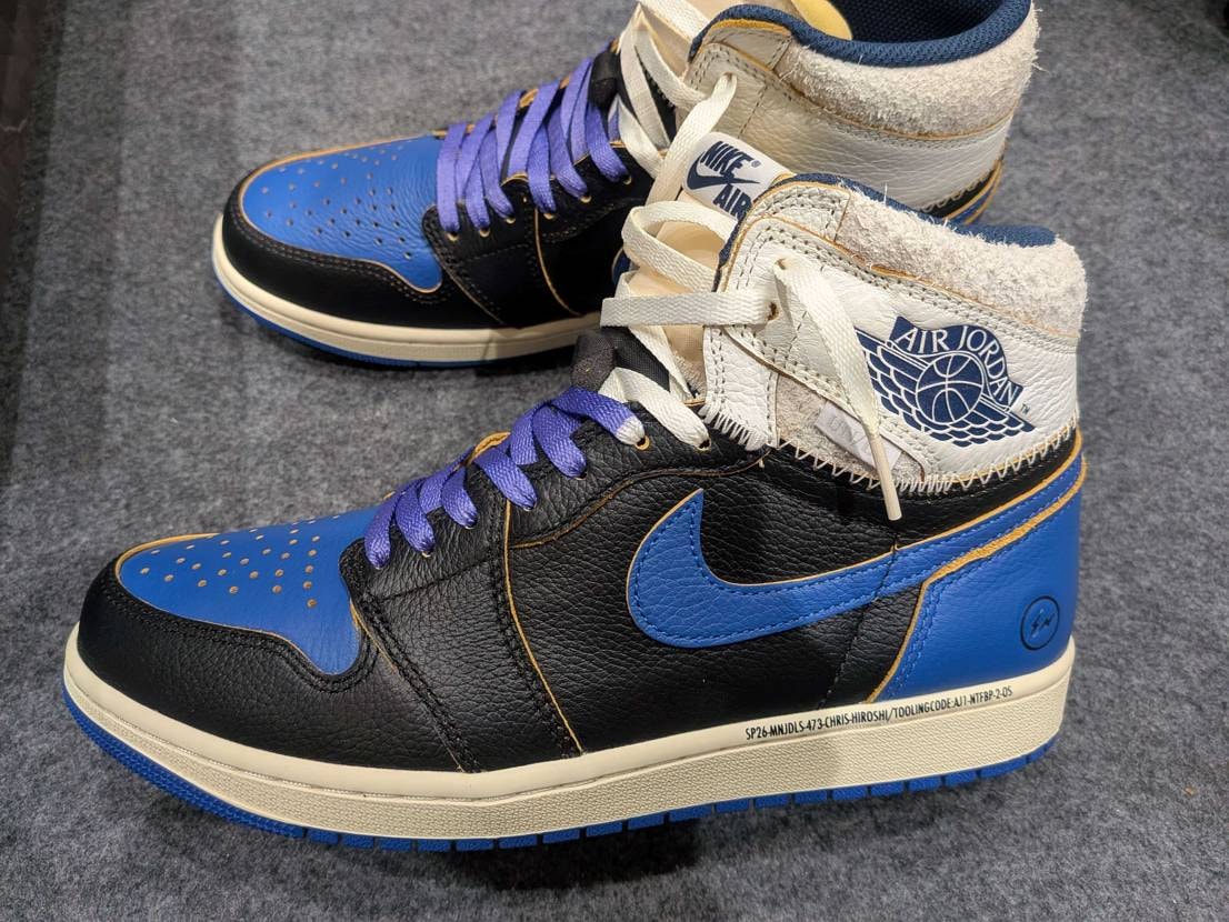 インソール交換して
シューガート装着して
シューレース通しました✨️✨️✨️