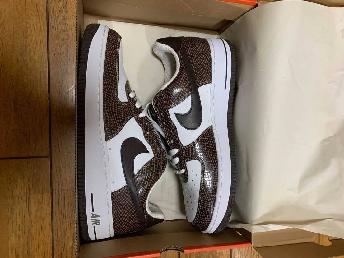 質問です。エアフォース茶蛇なんですがこれって昔流行ったんですか？