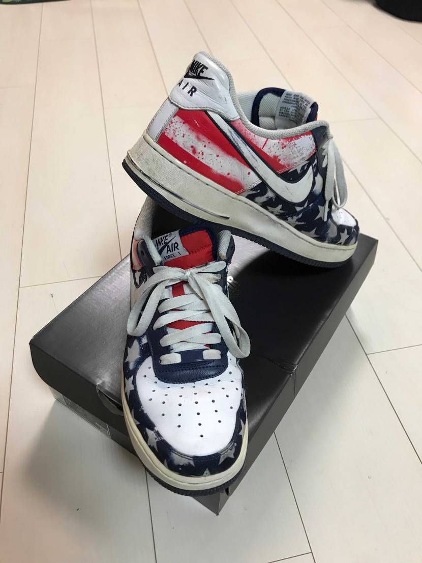 まぁまぁ古めの
NIKE エアフォース1  アメリカ国旗イメージモデル！
派