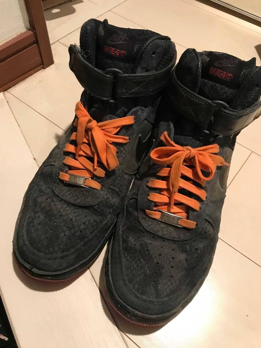 このエアフォース1 ハイ
詳細わかる方いますか？
物置から出てきました（笑）