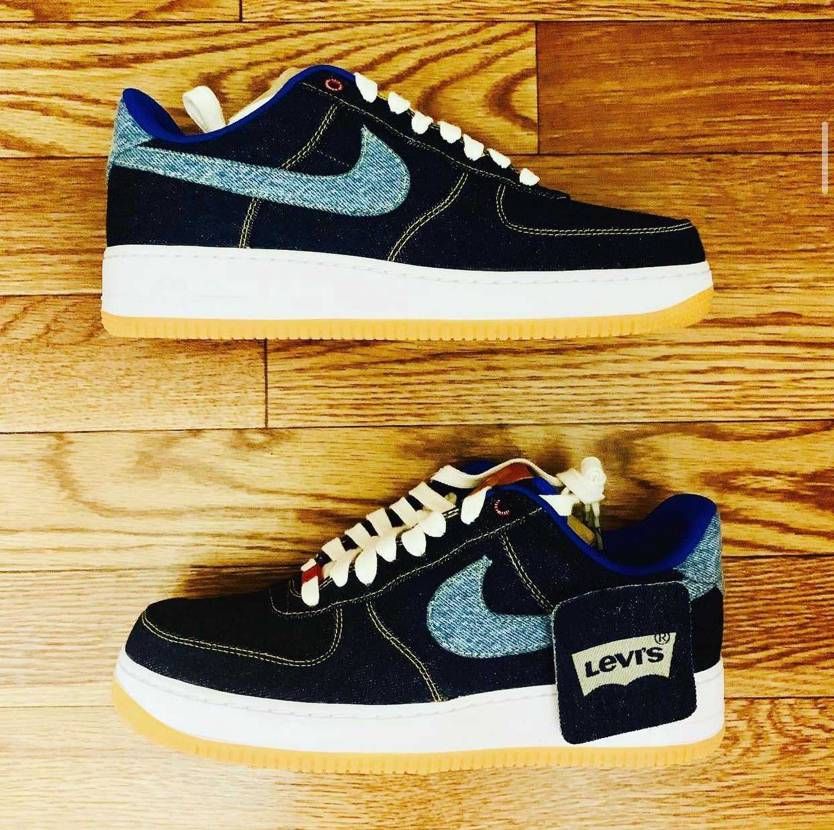 マイコレクション 
所持しているスニーカーである意味一番レアかもしれない
L