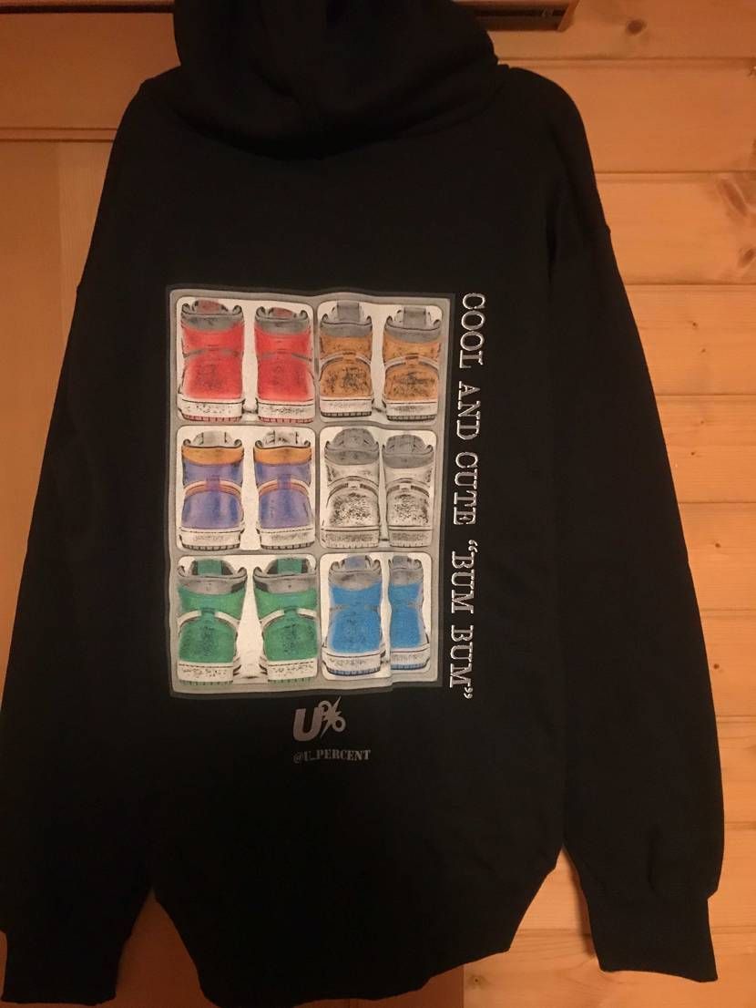 スニーカーじゃありませんが
フーディーが届きました！