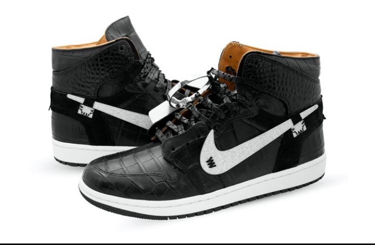 タッカーがFinalの6戦目で履いてた2750万のAJ1が公