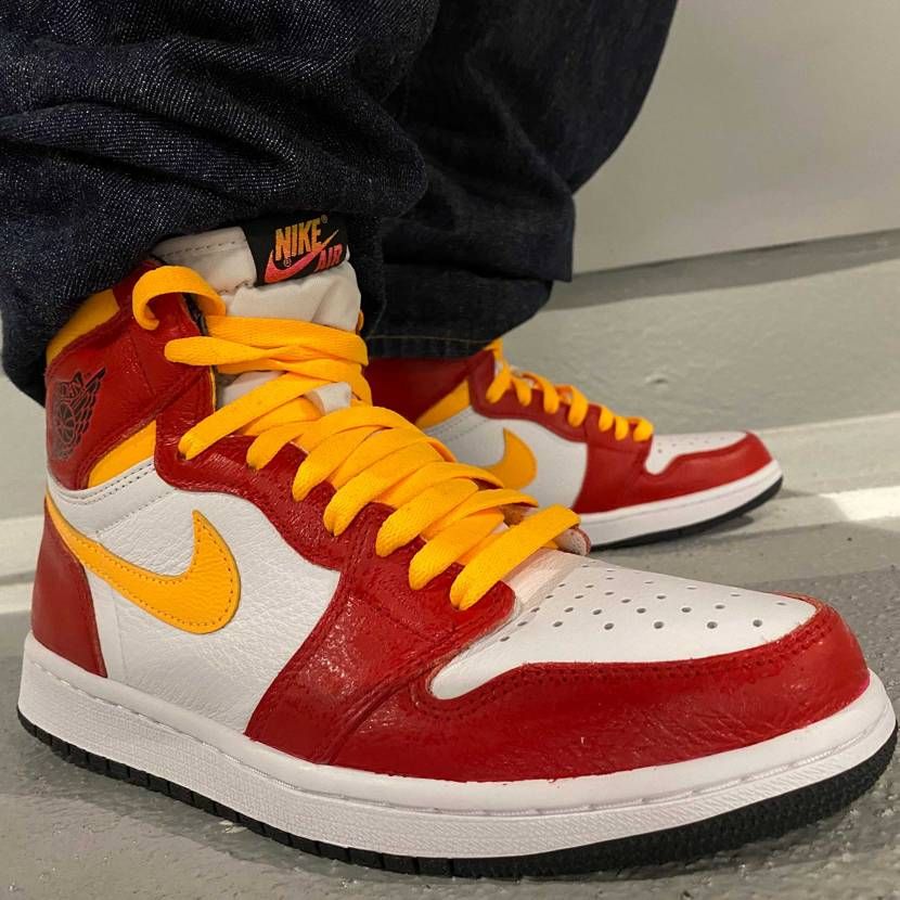 ジョーダンのレイカーズの黄色のところ削らずネイビーの部分だけ赤にしたらカッコ良く