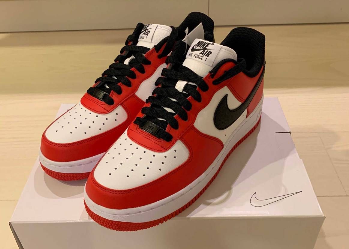 シカゴ発売発表の1週間前に届いたエアフォース1
by you