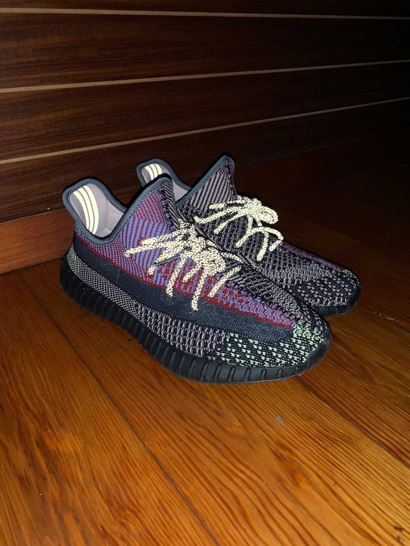 初yeezyーーーーーー。派手すぎーーーーー。