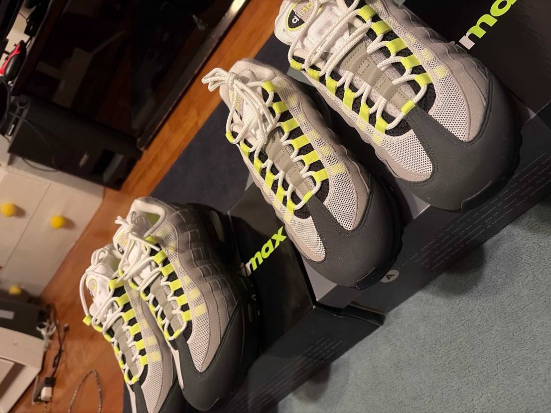 size?とフッパト二足当選品本日到着‼️
遅‼️
箱潰れとる😭
エア曇り