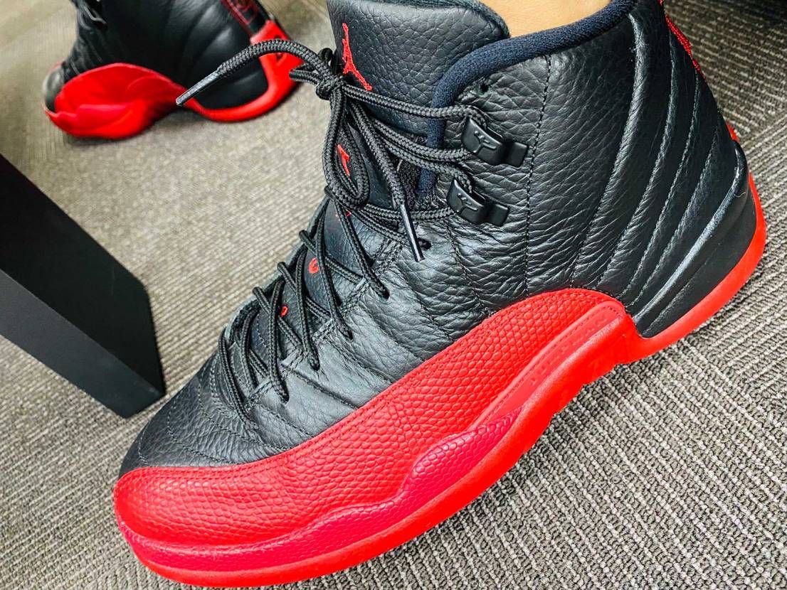 今日は、AJ12のFLU GAMEを初おろし〜

やっぱカッコイイ。

