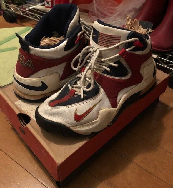 エアーラプトーのオリンピックですが、復刻しないかなぁ
カラーリングやデザインが