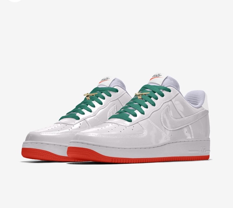 シューレースとアウトソールだけ変えてあとは白これがシンプルで1番いいと思う⁈