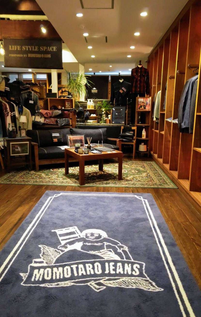 👖桃太郎さんであまりにもカッコ良かったので了解を得て🤳しちゃいました🤗🥰
店内