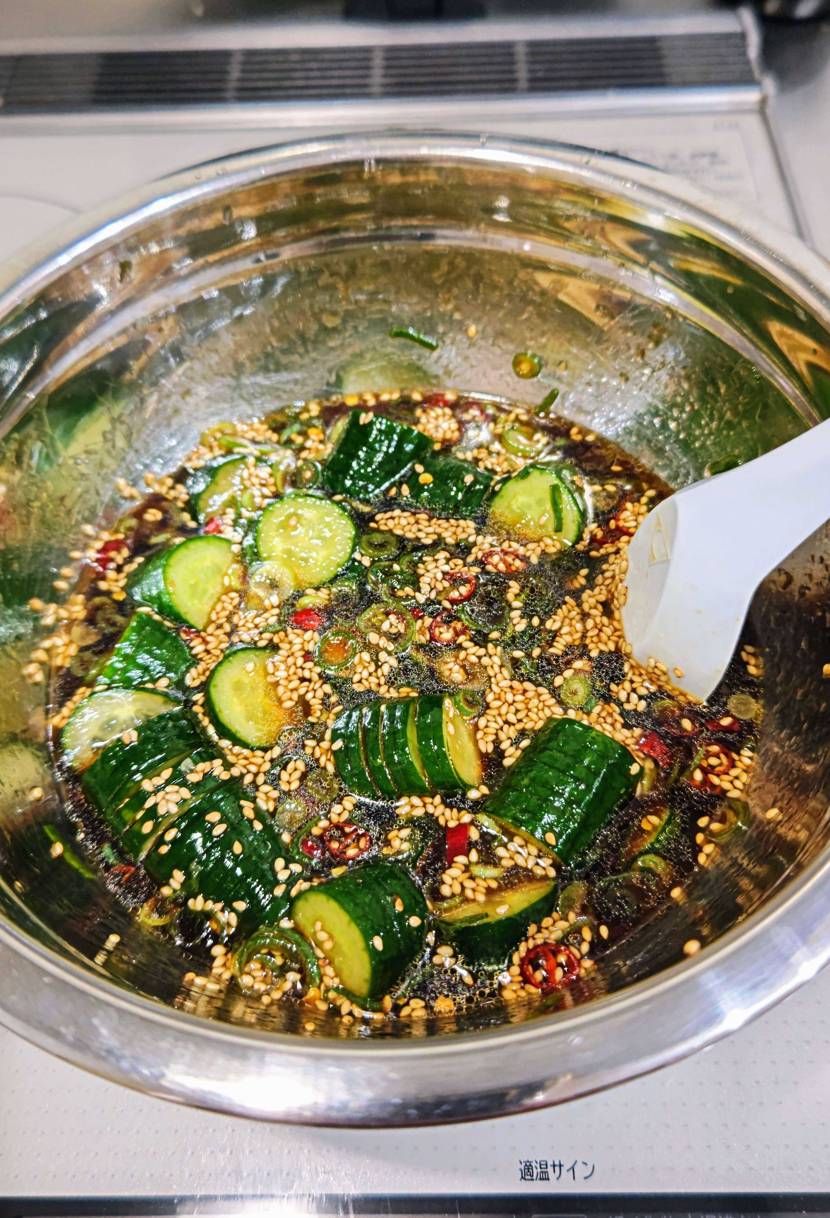 皆さん😊こんにちわ☀️🎵
今日は🥒きゅうりの半日漬けです🤤
晩ご飯のお供に😉