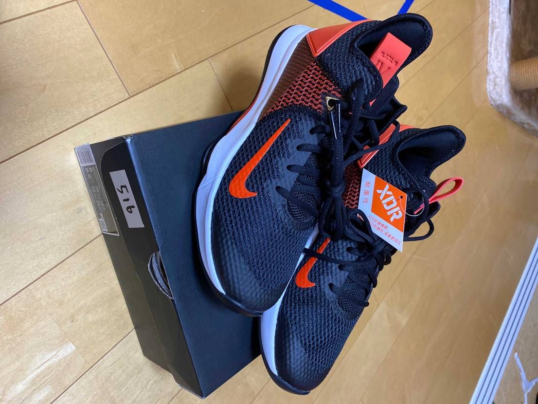 今年の1月に台湾で購入いたしました。
USサイズ8 26cmになります。